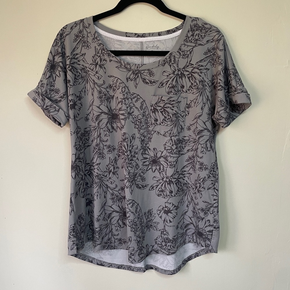 Wonderly Studio Grey Floral‎ Sketch Pocket Tee Cuffed Short Sleeve Top Medium